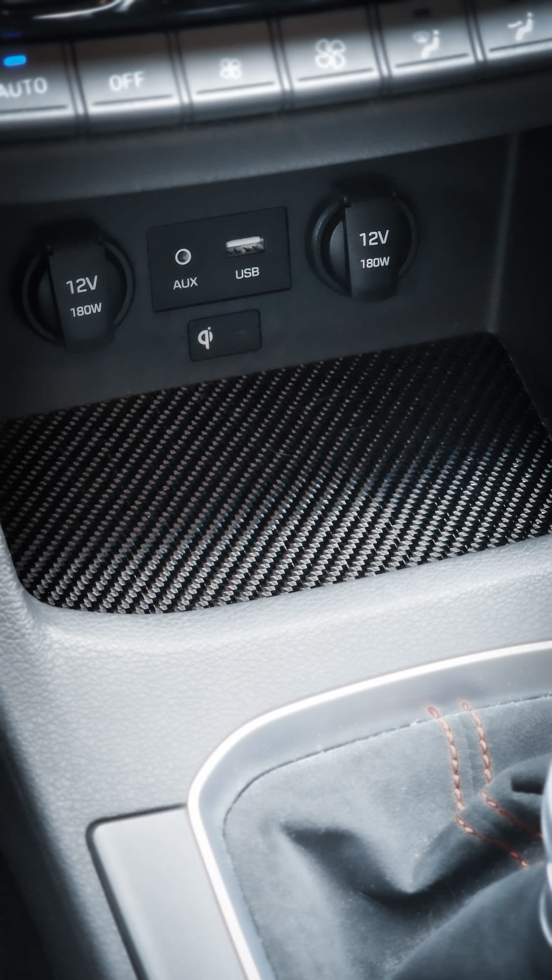 Hyundai i30 N Carbon Fiber Handyfach Cover